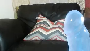 Стройная красавица F_o_x_y долбит киску секс игрушкой