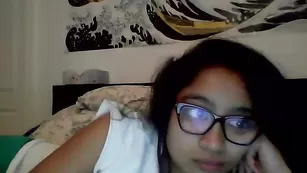 Восхитительная малышка La__luna общается во фри