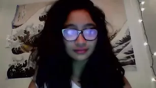 Восхитительная малышка La__luna общается во фри