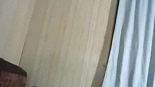 Обворожительная шмара Camsonfire отсасывает член