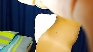 Грудастая брюнетка Denizze1 обнажает сексуальное тело