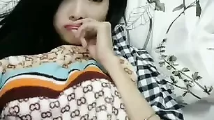 Строптивая азиатка Sexy__babyface общается во фри чате