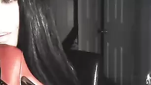 Изысканная пассия Girlwhowatchesgirls облизывает туфли