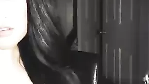 Изысканная пассия Girlwhowatchesgirls облизывает туфли