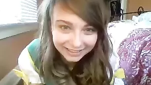 Озорная малышка Afinedayforbananafish общается во фри чате