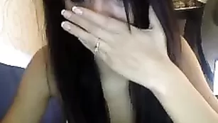 Шикарная брюнетка Highclass69 ласкает свои прелести