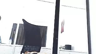 Элитная шалава Daisyd_ free обрабатывает тело маслом