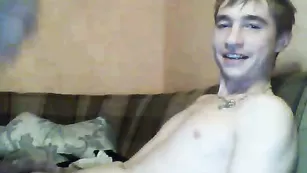 Шальная блондинка Babyzay занимается ярым сексом