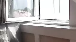 Смазливая куколка LuyzaLove возбуждает огромной попой