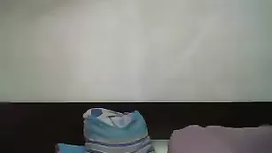 Симпатичная куколка Pink_Puss_dildoing нежно теребит влагалище
