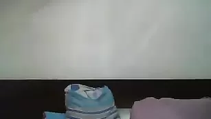Симпатичная куколка Pink_Puss_dildoing нежно теребит влагалище