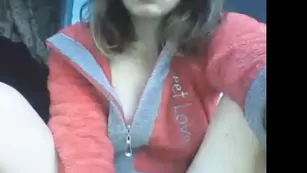 Знойная кукла Angell_xxx дрочит влагалище