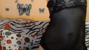 Обворожительная Melixxm вертит сочной попой