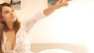 Шальные телочки CrisnKendall шалят перед камерой