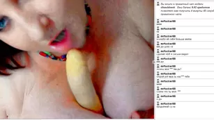 Шальная сука DinaVishenka обсасывает страпон