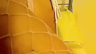 Шальная курва Hijadelol нежно теребит пизду