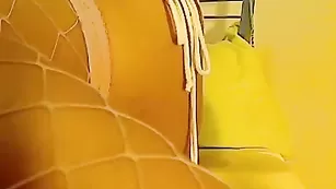 Шальная курва Hijadelol нежно теребит пизду