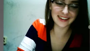 Пышная соска collegegirlx хвастается сиськами