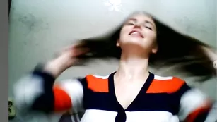Пышная соска collegegirlx хвастается сиськами