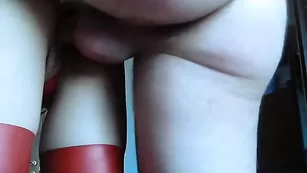 Роскошная телка ToxxiKate отсасывает член и трахается