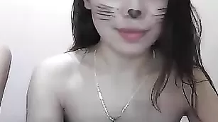 Порочные лесби Adel принимают душ вместе