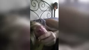 Знойная блонда MsCheeks занимается трахом в пизду