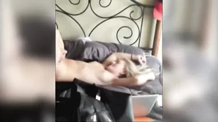 Знойная блонда MsCheeks занимается трахом в пизду