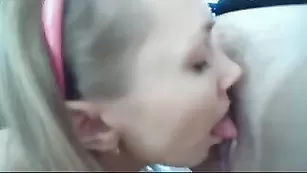 Лесбиянки лижут пилотки