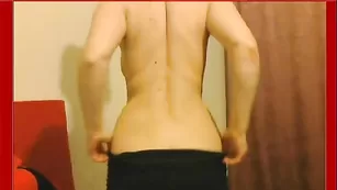 Зрелая мамаша MissBond пальчиками дрочит