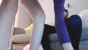 Милая телка aYelena_cruz дрочит хуй