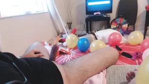 Милая телка aYelena_cruz дрочит хуй