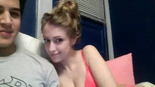 Милая девка Welovepsychs соснула член и занялась сексом