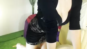 Ажурная самка 77karina77 шалит в платье