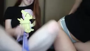 Милые телочки Erectionxxplorer раздеваются на камеру