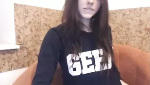 Искусная беэйба MissVader общается в чате