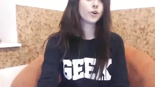 Искусная беэйба MissVader общается в чате