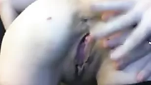 Грудастая шлюха в чулках Ellelui08 трахается с секс игрушкой