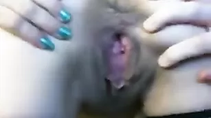 Грудастая шлюха в чулках Ellelui08 трахается с секс игрушкой