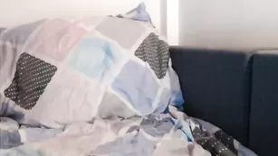 Сексапильная Sensualbarbies натирает себя маслом