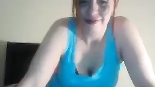 Восхитительная женщина Hotmamamm мастурбирует влагалище секс игрушкой