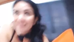 Зачетная брюнетка 2bigsexylovers трахается в анус