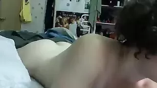 Кудрявая дамочка Lady_callipygous смачно долбит пилотку секс игрушкой