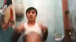 Тахир Хашимов подрачивает себе