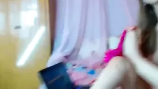 Изящная соска Aniytta LiveJasmin долбит себя в анус