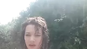 Восхитительная девушка Gagadoudou общается во фри чате