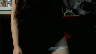 Солидная шкура angelinajef теребит анус