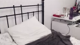 Пылкая блонда Trixie_anal_sweden жестко долбит очко