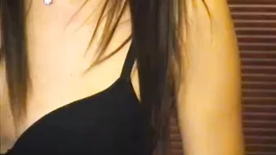 Престижная шкура sweetdlight20 возбуждает своими ножками