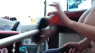 Роскошная курва Animergamergirl ебется с куклой