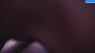 Шикарная дамочка ZoeyJay страстно сосет хуй